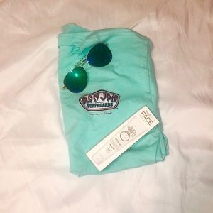 Surfer girl starter pack